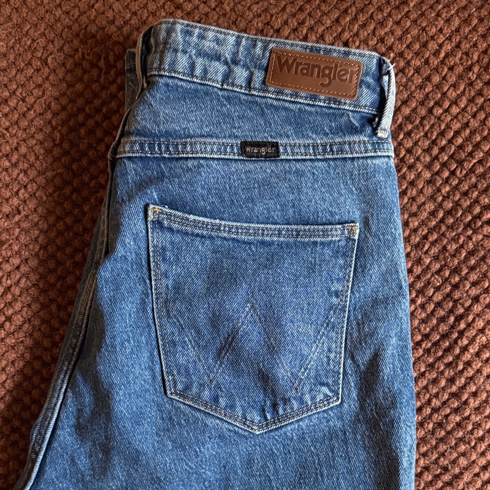 Wrangler High Waisted Mom Jeans